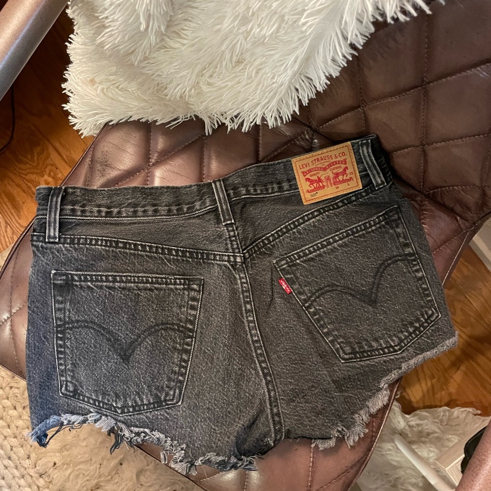 Distressed Black Levi Shorts W27